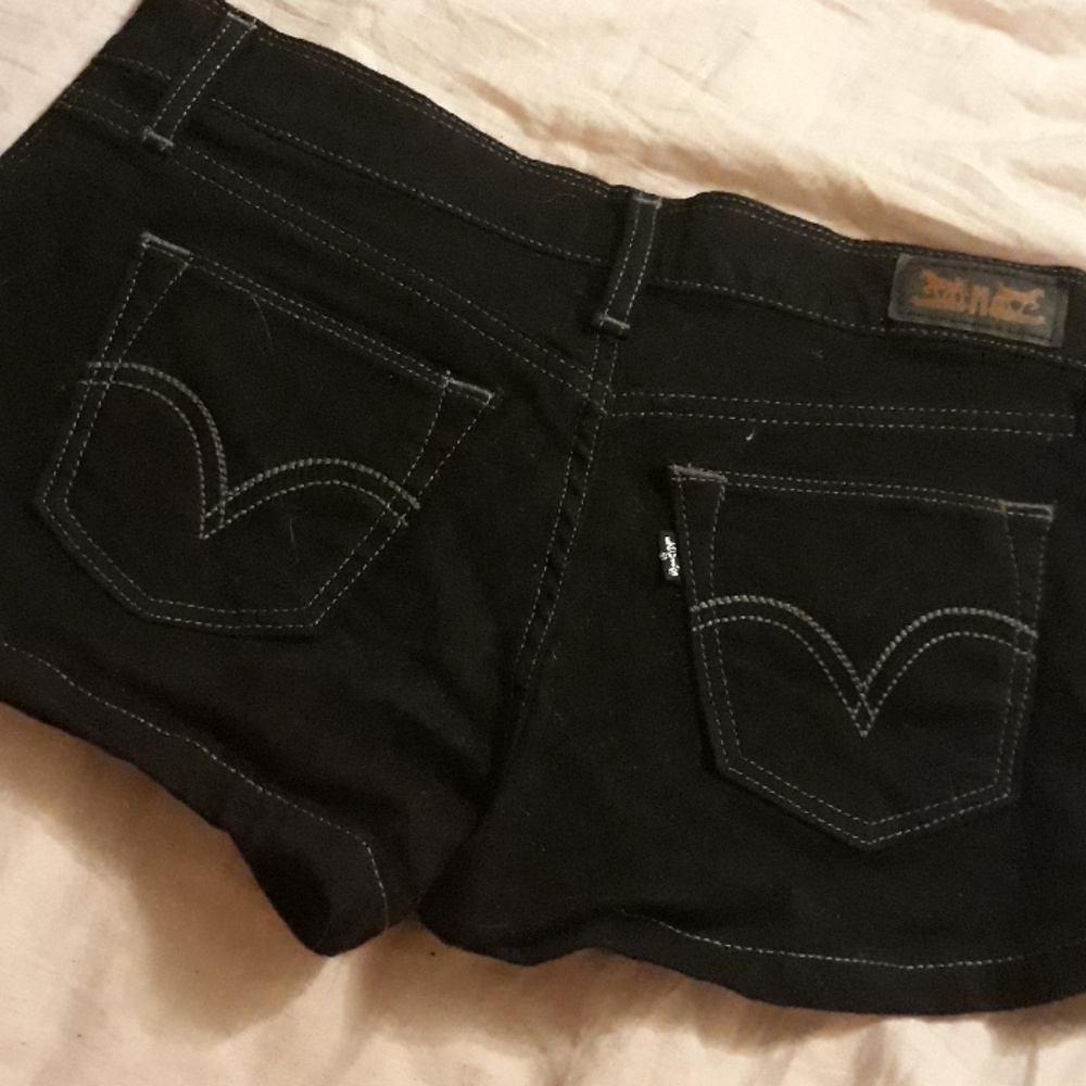 Shorts - Picture 3 of 3